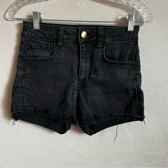 AEO Black Hi Rise Shortie Shorts - Picture 2 of 9